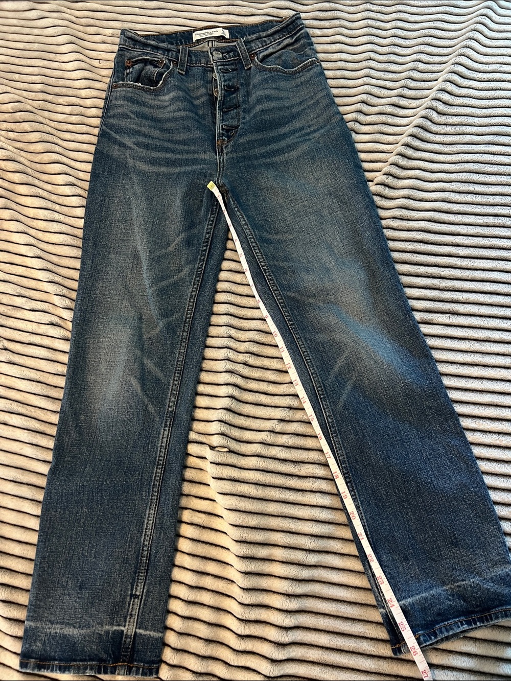 Abercrombie & Fitch The ankle straight ultra high rise jeans